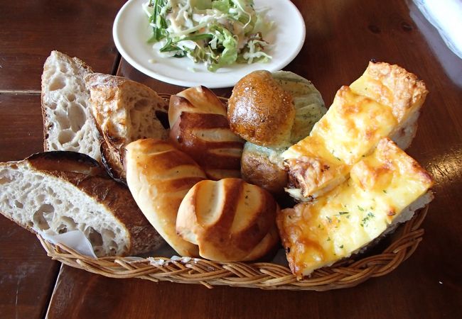 焼き立てパンが美味しいベーカリーレストラン