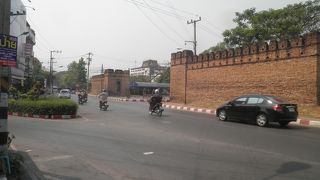 ここでソンテウをひろいました