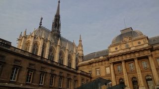 パリの地方裁判所