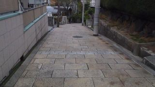 安居天神へ通じる坂道