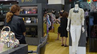 閉店まで20分しかない中、ブラウス２着ゲットの早業