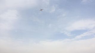 スリル満点の砂漠ドライブ