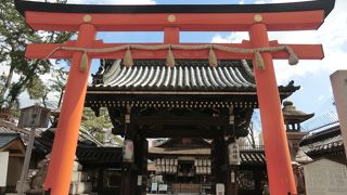霊を慰めるために建てられた神社