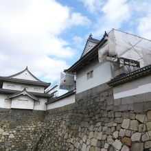 左側は「多聞櫓」です