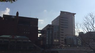 北九州唯一の地元の老舗百貨店。