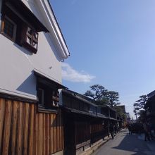 塀越しに見える 見越しの松 がいい感じです By Mio 新町通りのクチコミ フォートラベル 塀越しに見える 見越しの松 がいい感じです By Mio 新町通りのクチコミ フォートラベル