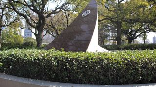 平和大橋を渡ってすぐ