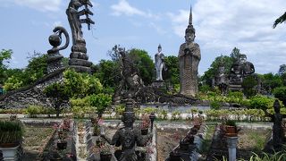 シュールすぎるっ！