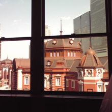 東京中央郵便局の旧局長室からの眺め