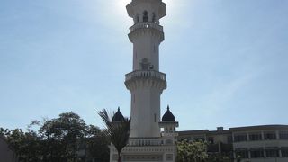 建物よりジャックフルーツが印象に残った・笑