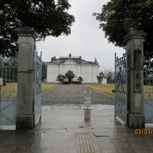 入り口の仁風閣