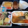 機内食はまぁまぁ