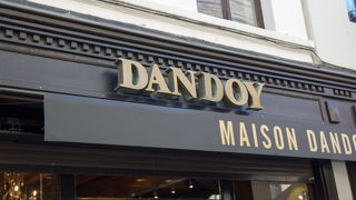 ちょっと高級感のある店内で