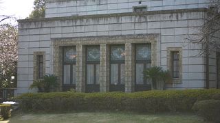 モダンな洋風建築物