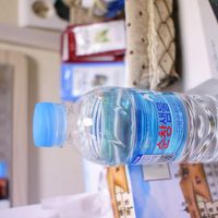 ミネラルウォーターが1本補充されます