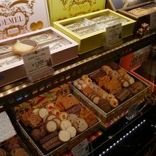 価格設定高めです。