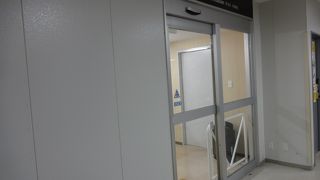 小さいですが便利です。人も多いです。