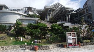 沖縄の海が広がっています