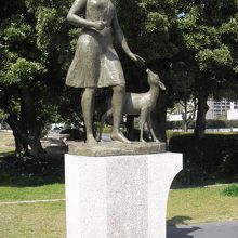 平和公園の南側入り口の西側にあります