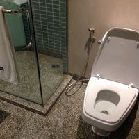 シャワーとトイレ。