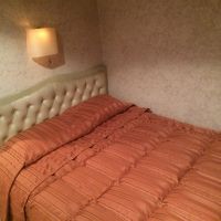 部屋のベッドです