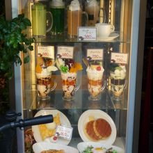 パフェや軽食も人気