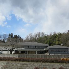 平泉文化遺産センター建物外観 