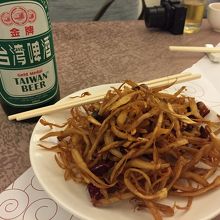 エリンギ炒め、モシャっとしたかみごたえでおいしいです