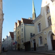 城壁に入ると街並みがあります