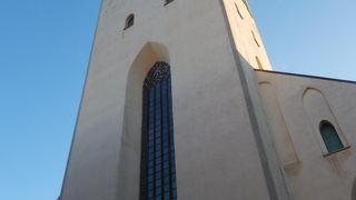 旧市街地の北にあり、眺望が楽しめる