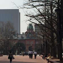 正門前広場から