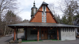 鐘楼が目立つ教会