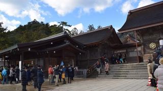 本殿前には長蛇の列