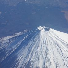 行きは富士山が見えました（右側の座席がオススメです）