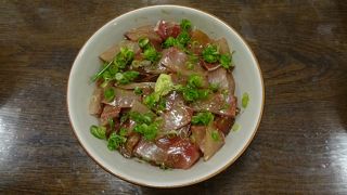 ボリュームたっぷりの丼