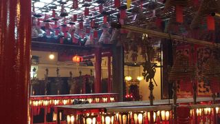 中華圏らしいお寺