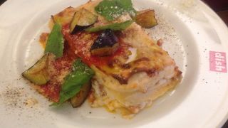 おしゃれな駅近カフェです