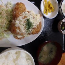 「チキン南蛮定食」(800円)