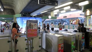 上品な雰囲気の駅です