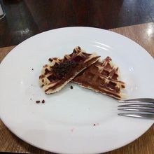 しめは自分で焼いたワッフル！