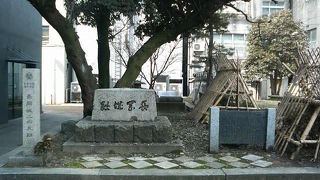 石碑や石垣の一部が点在してます