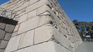 皇居東御苑にあります