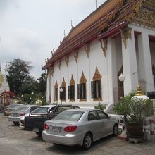 ワット・イントラウィハーン