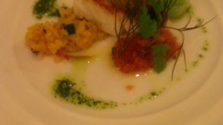 ショーを見ながら贅沢ディナーを