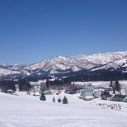 ホテルの隣がスキー場