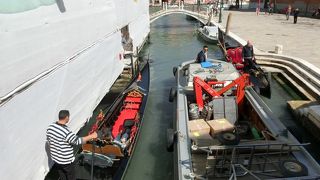 料金は交渉し、人数で割ればいいそうだ。