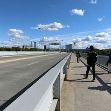 レインボーブリッジをアメリカ側に行きます