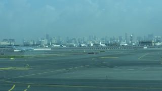 朝4時なのに凄い人で賑わっています