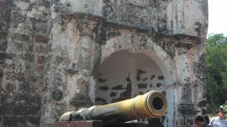 跡だけで他に何もナシ