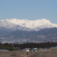 関越道、赤城SAから見た谷川連峰